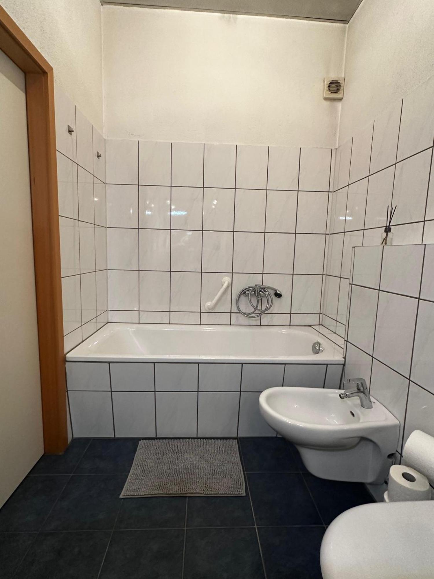 Maisonettewohnung Im Loft Stil Mit Wunderschoener Terrasse Karlsruhe Eksteriør billede